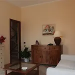 La Corte Rosada Вилласимиус