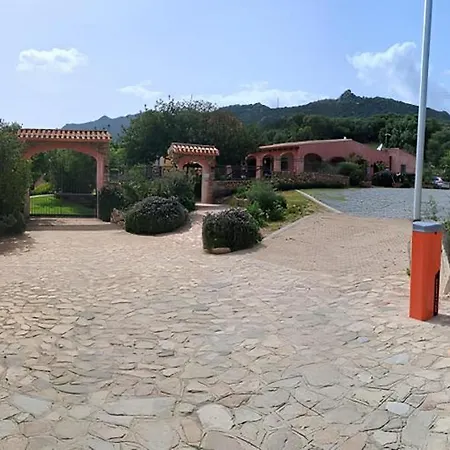 La Corte Rosada Вилласимиус