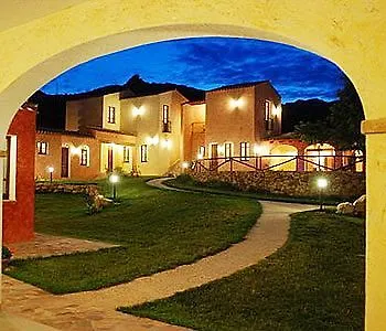 La Corte Rosada Otel 3*