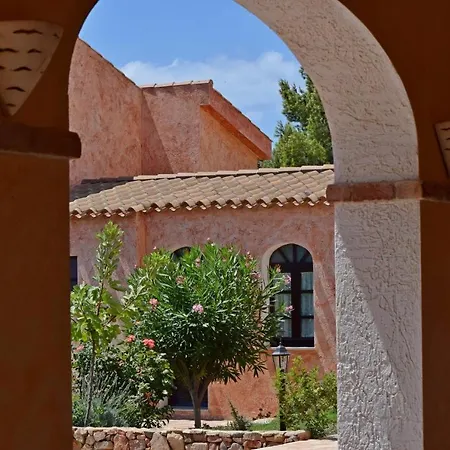 La Corte Rosada 3* Villasimius